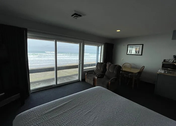 The Sandcastle Beachfront Hotel